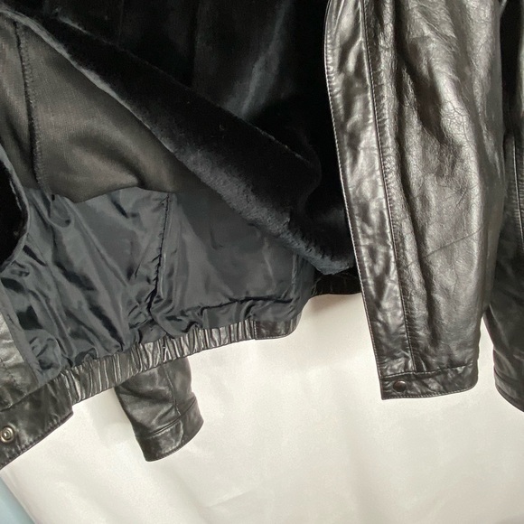 Bermans Black Motorcycle Leather Bomber Jacket With Liner Mens 42L - Picture 7 of 7